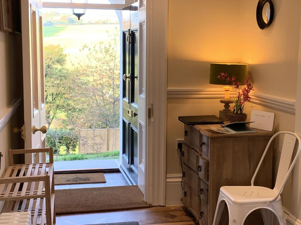 The Westgate Villa Charmouth Bagian luar foto