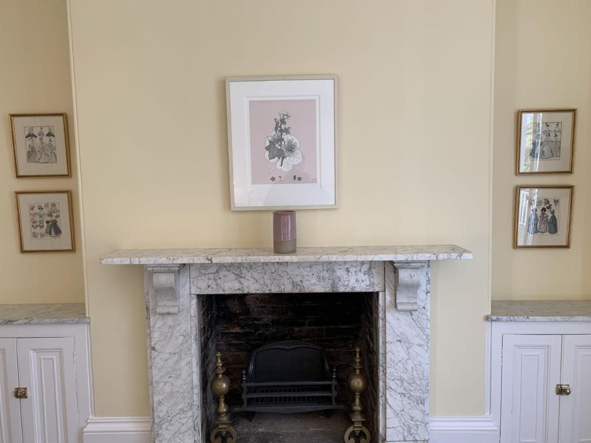 The Westgate Villa Charmouth Bagian luar foto