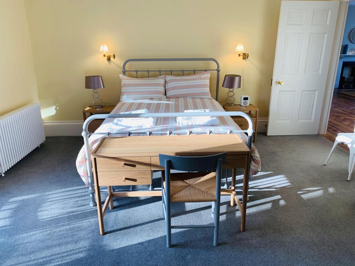 The Westgate Villa Charmouth Bagian luar foto