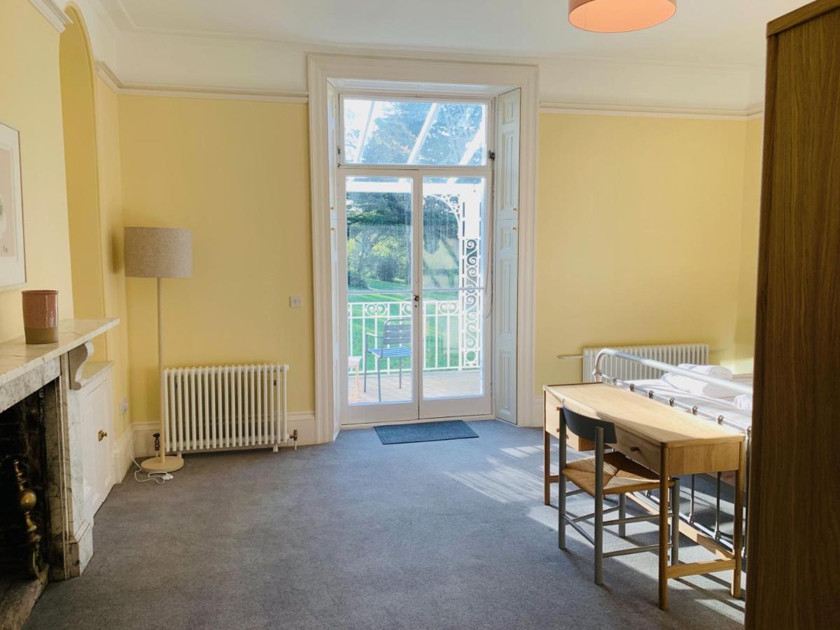 The Westgate Villa Charmouth Bagian luar foto