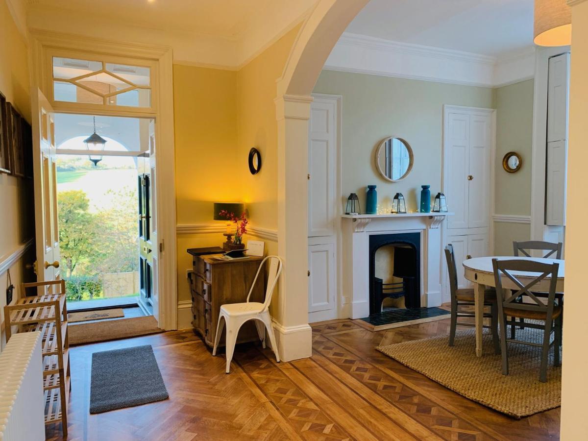 The Westgate Villa Charmouth Bagian luar foto