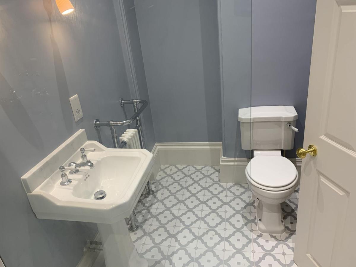 The Westgate Villa Charmouth Bagian luar foto