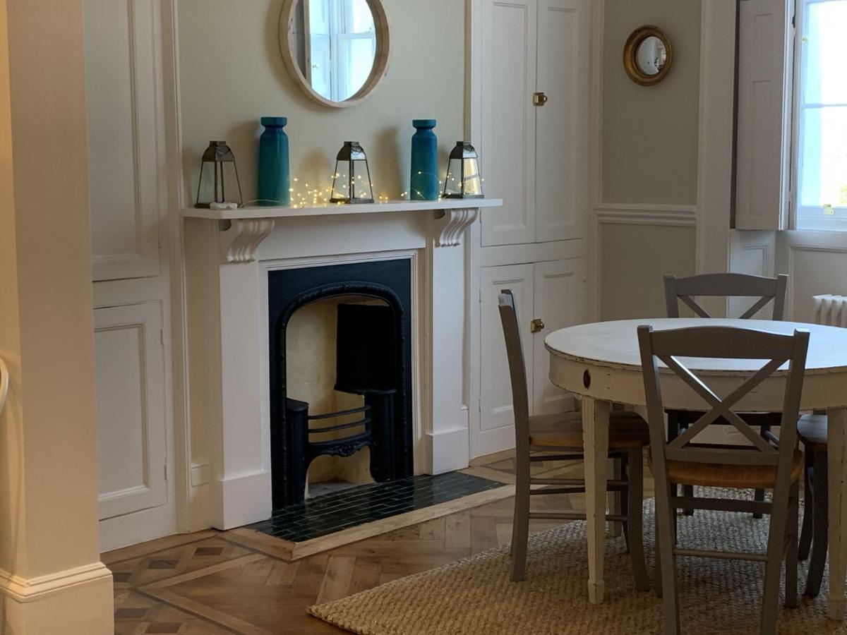 The Westgate Villa Charmouth Bagian luar foto
