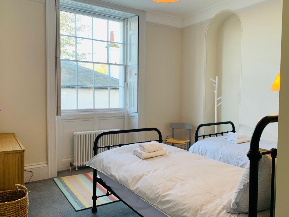 The Westgate Villa Charmouth Bagian luar foto